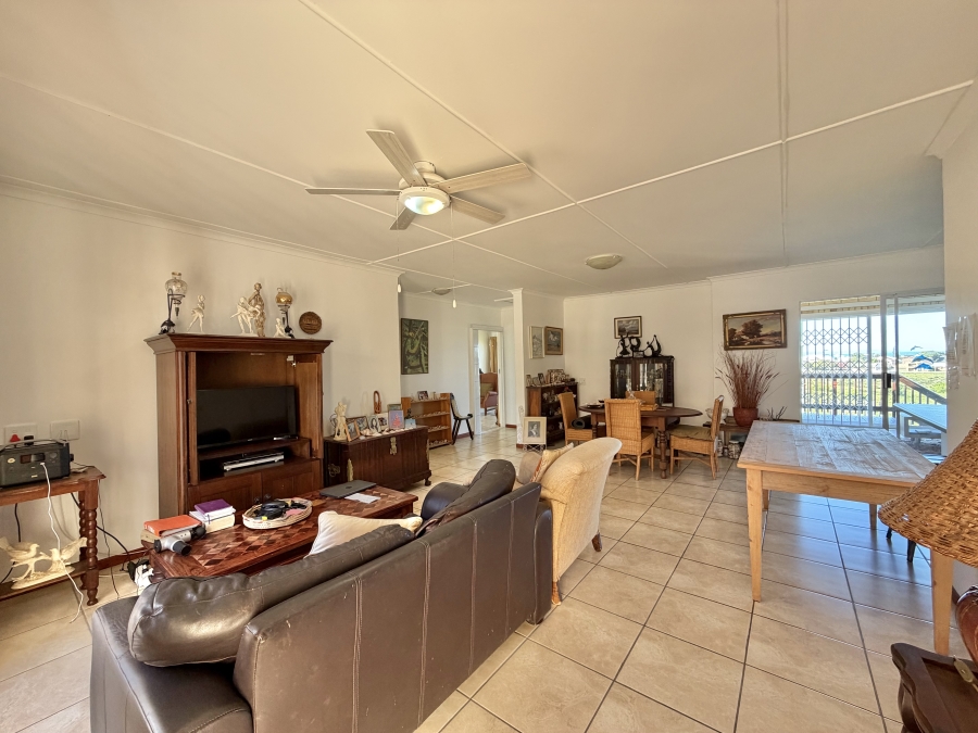 3 Bedroom Property for Sale in Wavecrest Eastern Cape